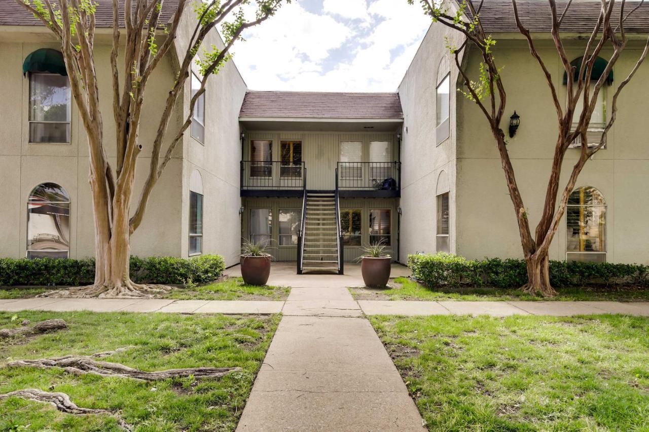 Contemporary Dallas Condo With Pool Access! Exterior photo