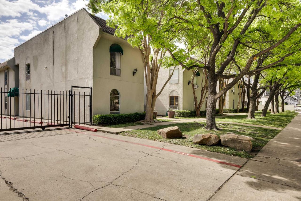 Contemporary Dallas Condo With Pool Access! Exterior photo